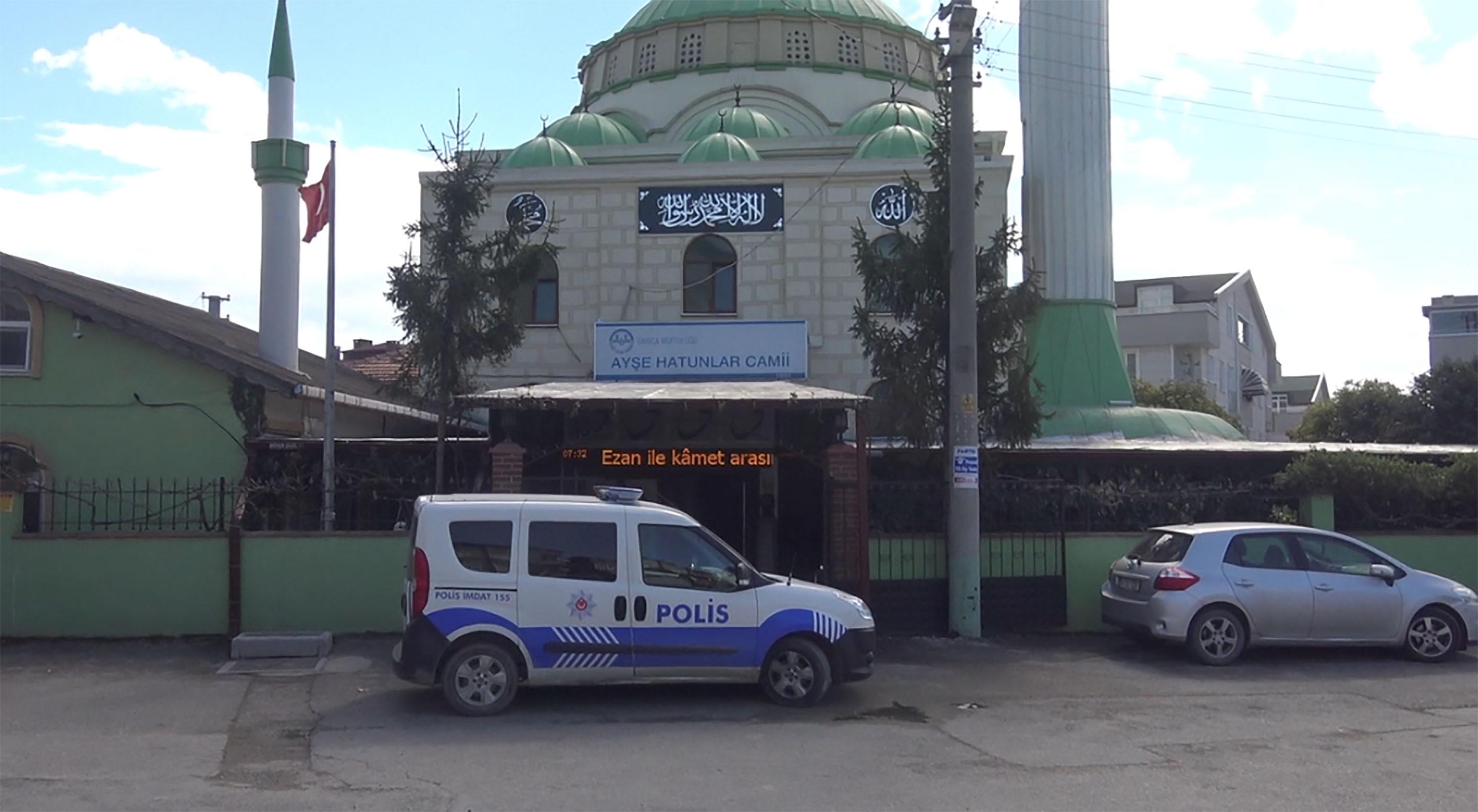 Cami derneğinin paralarını çaldı