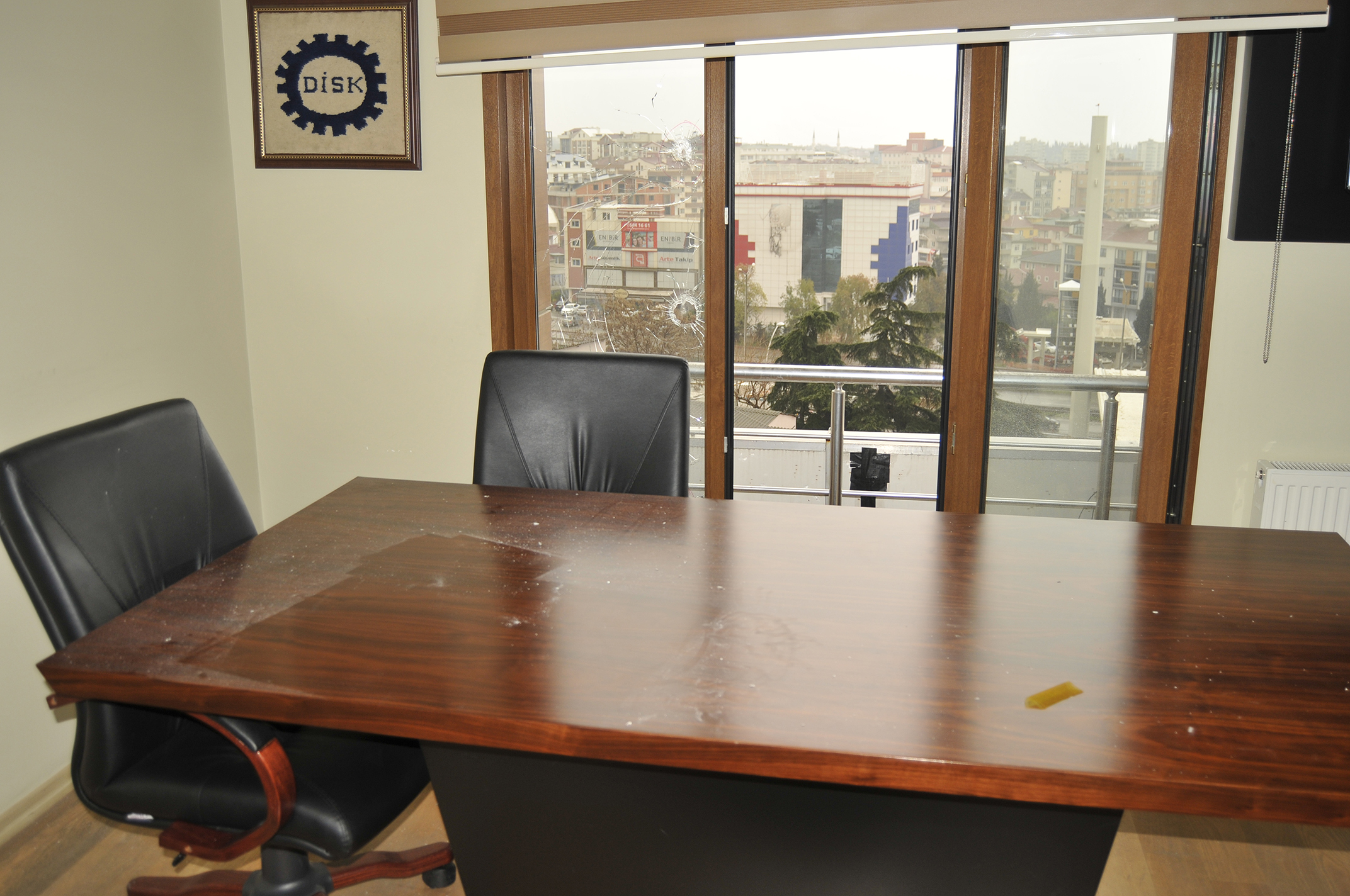 Birleşik Metal-İş Gebze şubesine  silahlı saldırı