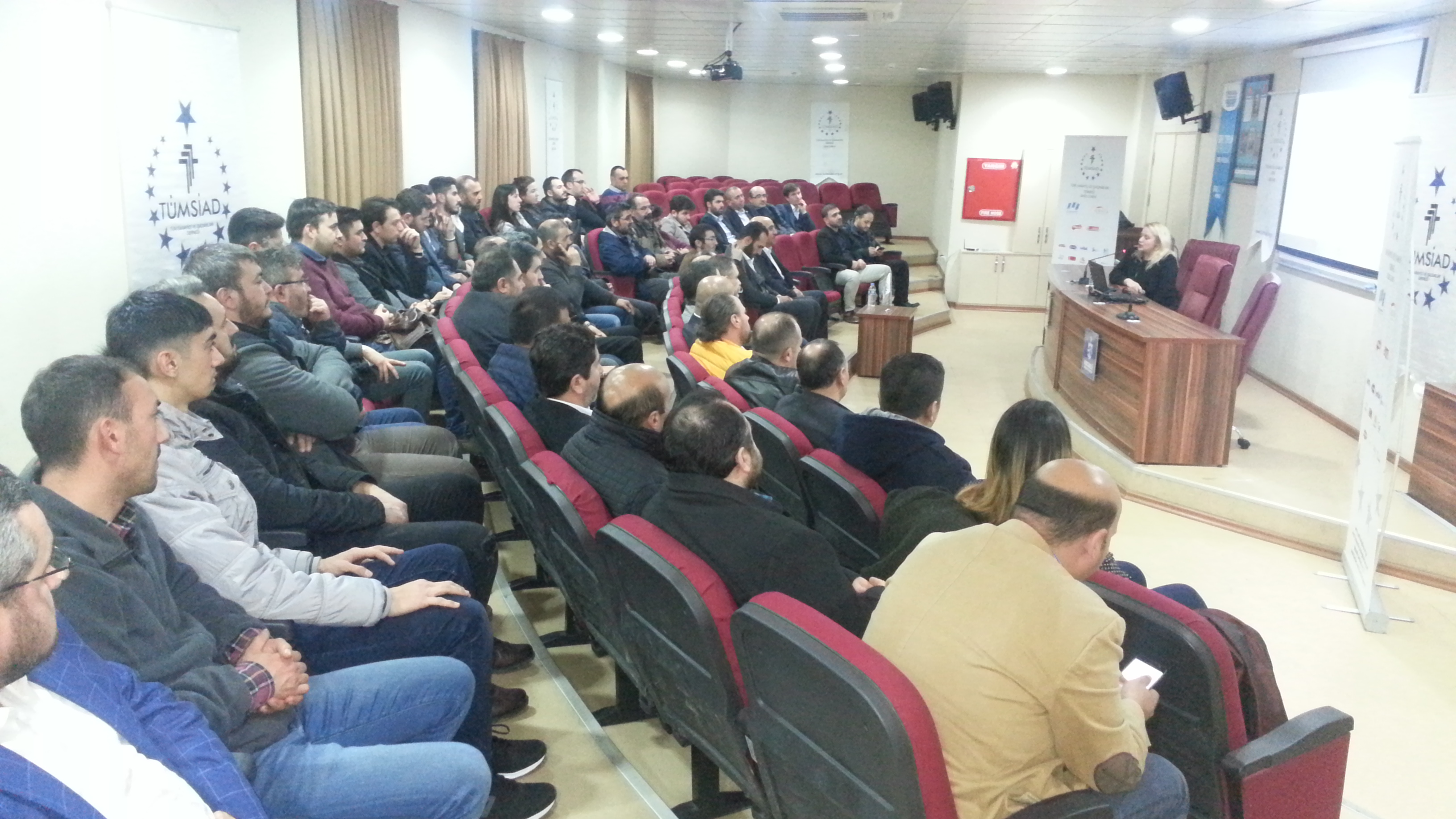 TÜMSİAD’dan E-Ticaret Semineri