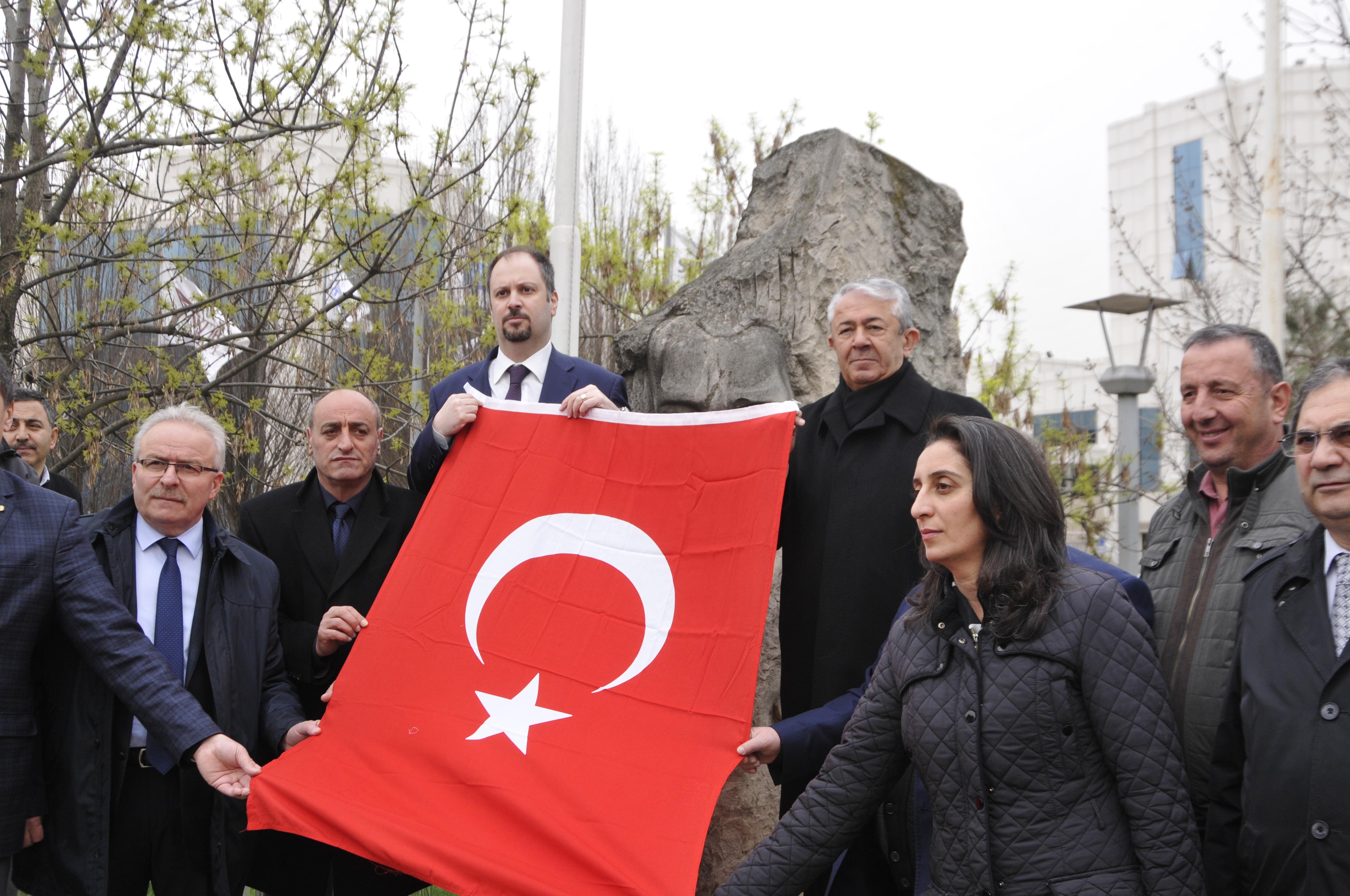 CHP, Büyükşehiri protesto etti