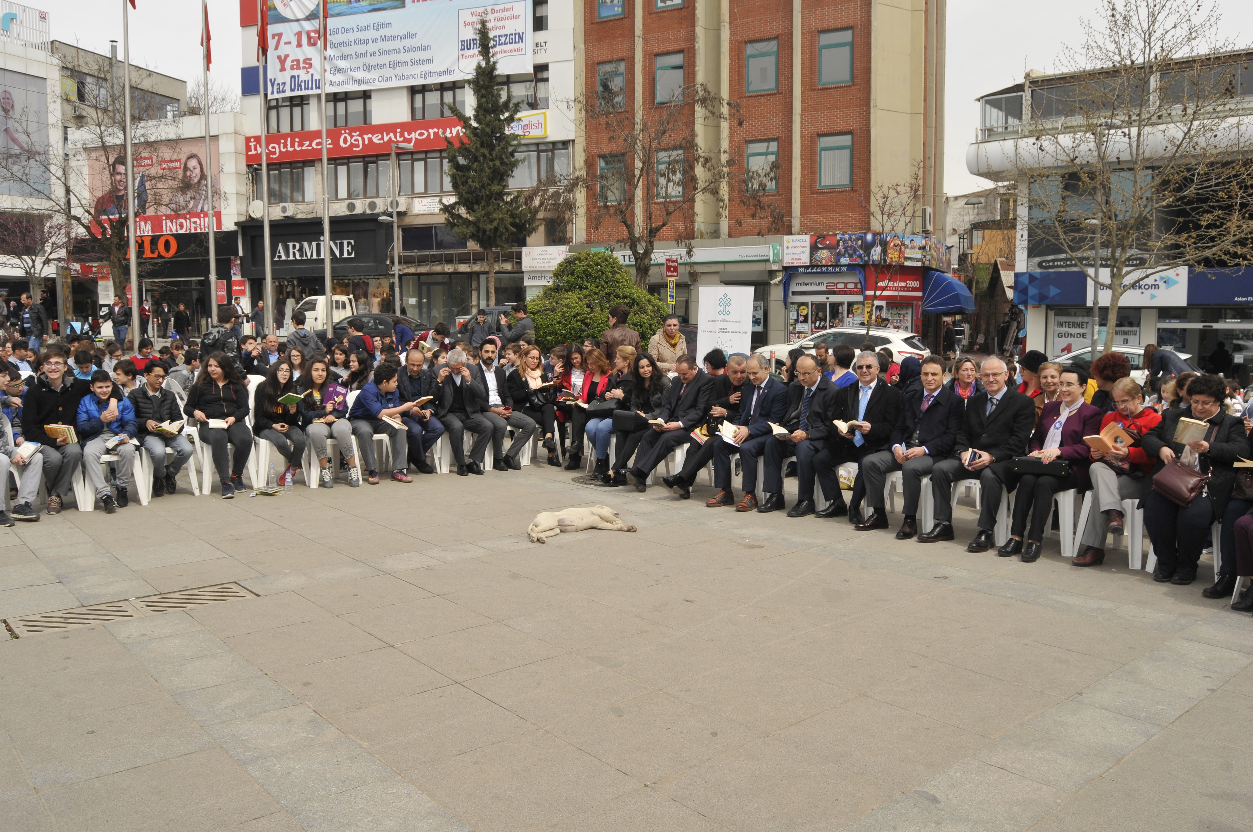 Tüm Türkiye aynı anda kitap okudular