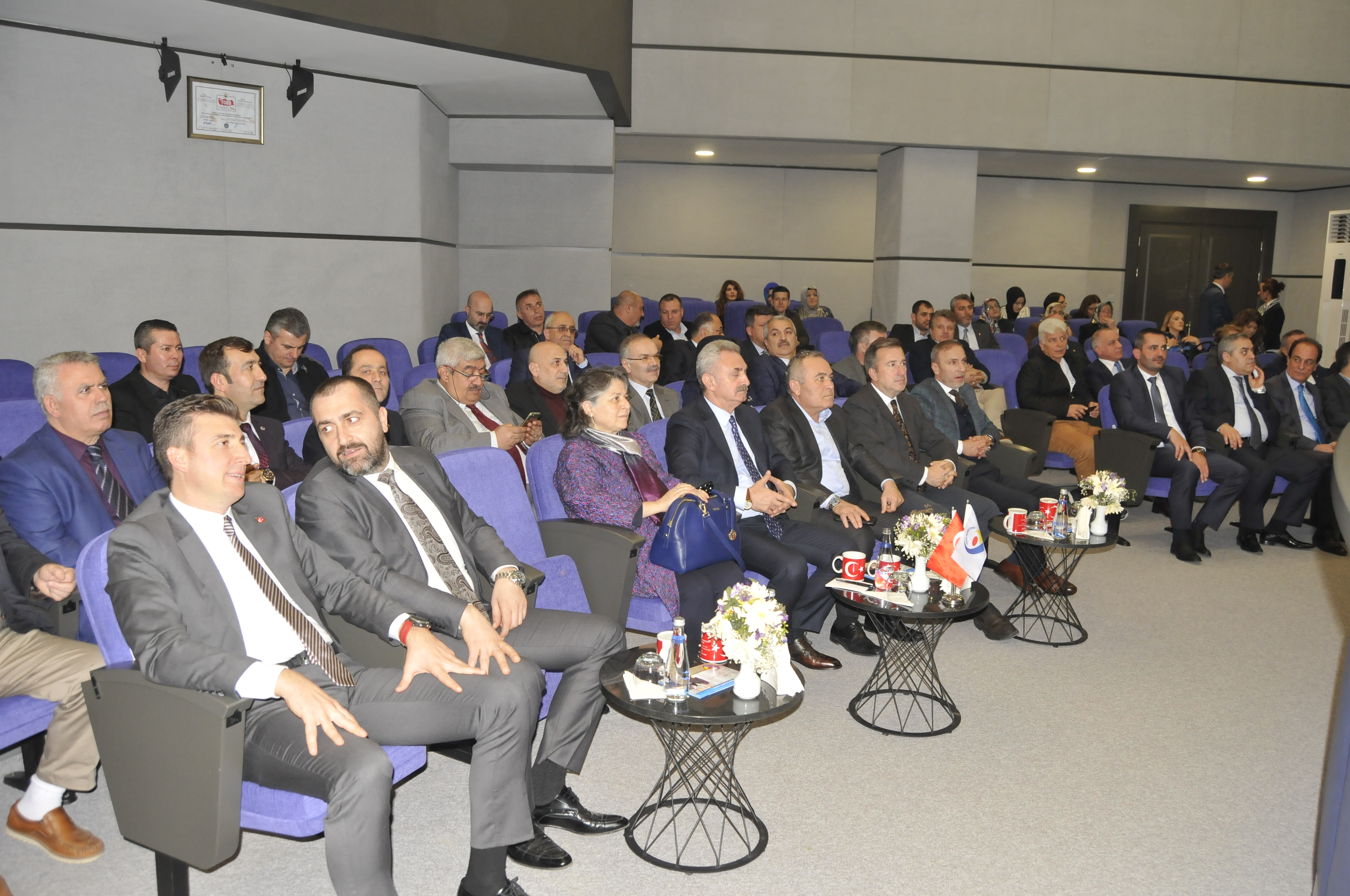 ‘Takip edilen bir oda olduk’