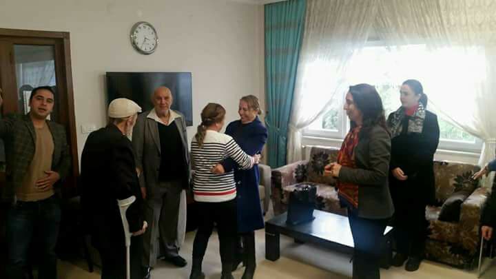 CHP’li kadınlar huzurevine gitti