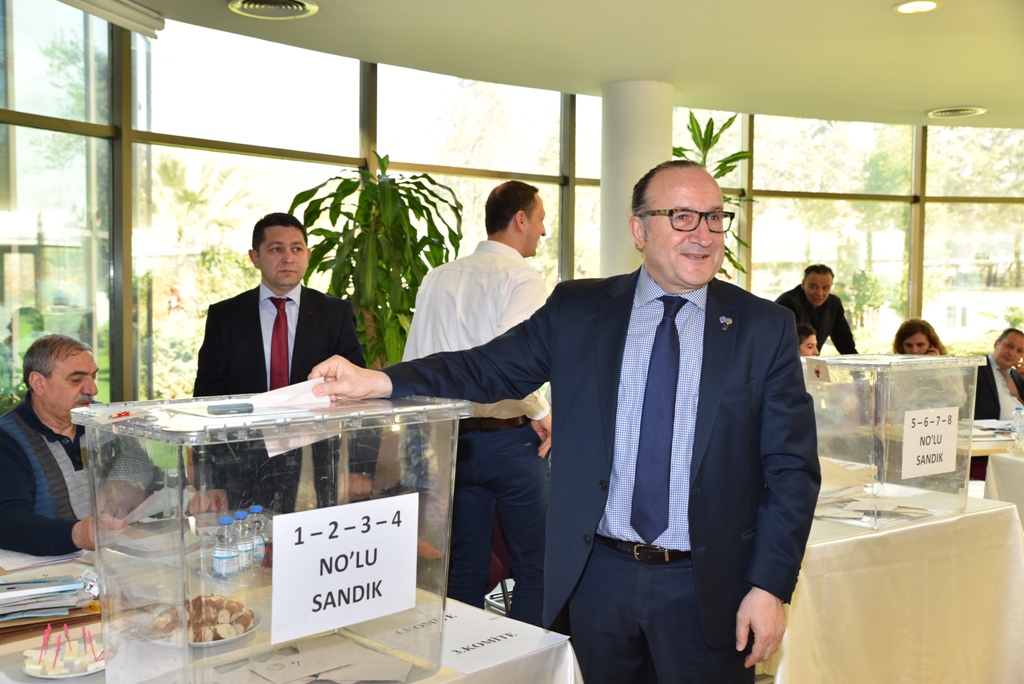 Zeytinoğlu güven tazeledi