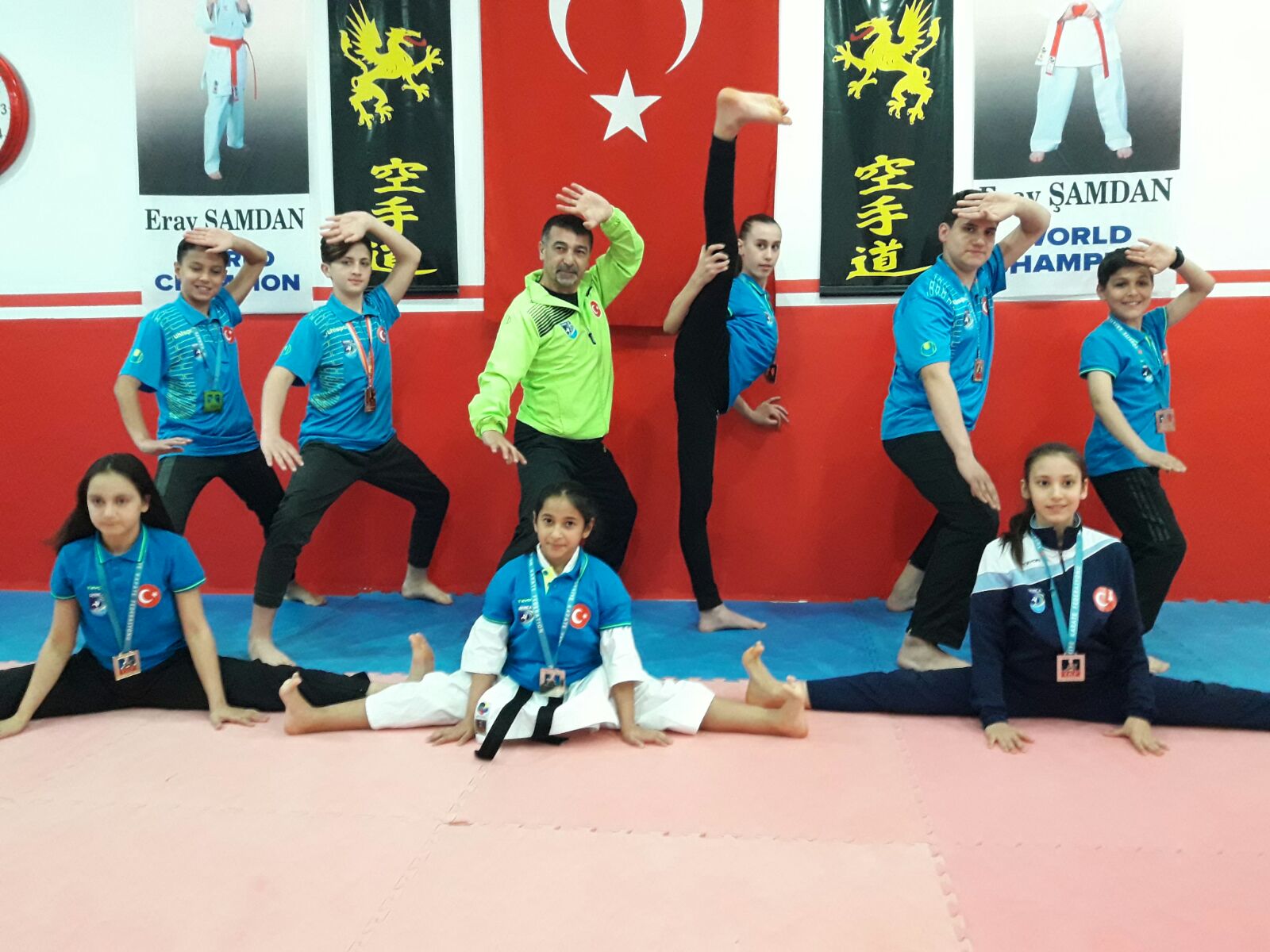 DARICA'LI MİNİKLER GAZİANTEP'TEN ÜÇÜNCÜLÜKLE DÖNDÜ