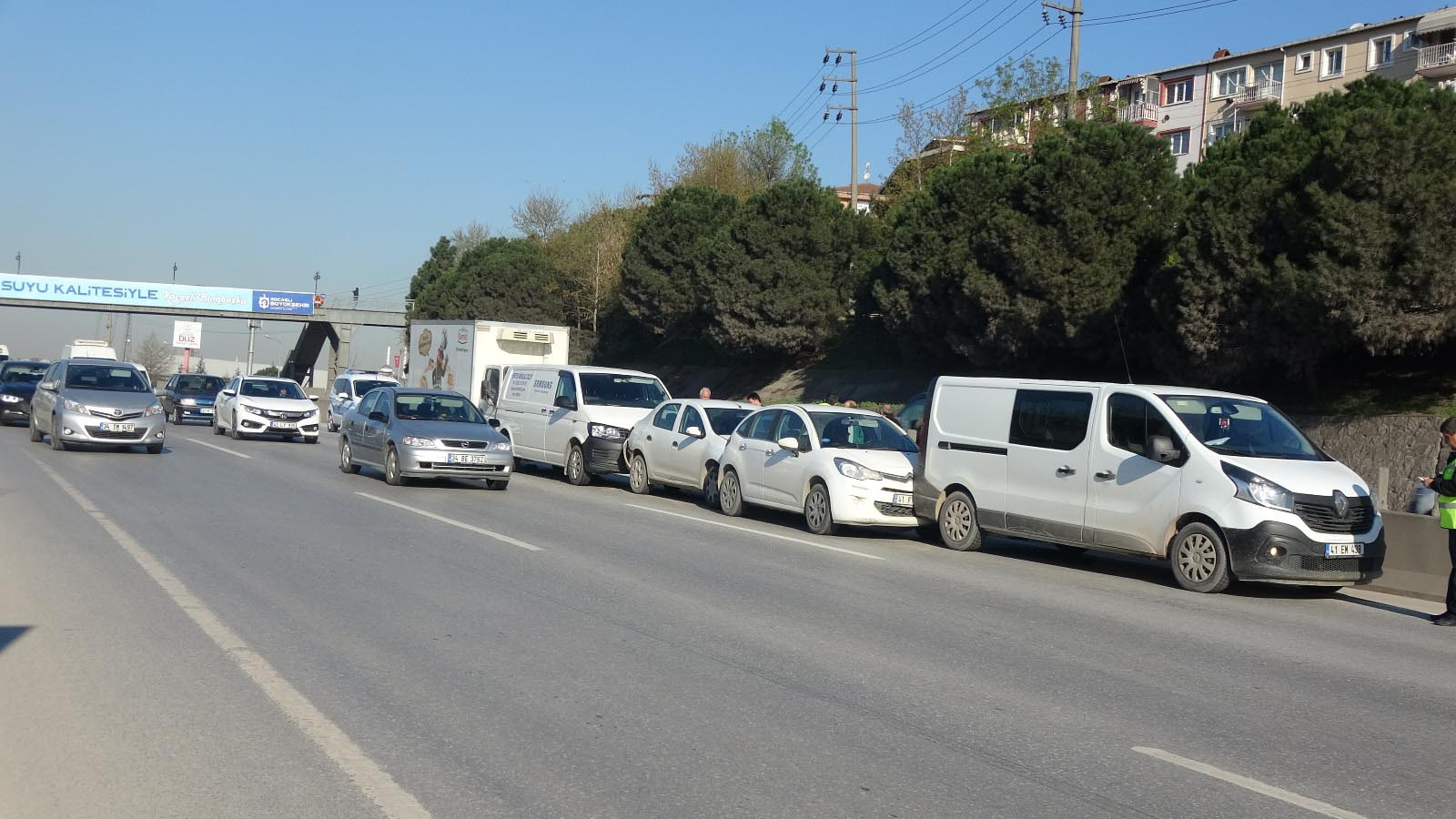 6 araç ardı ardına çarpıştı