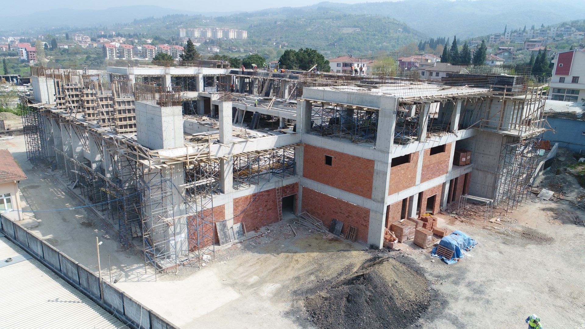 BİR OLİMPİK YÜZME HAVUZU DAHA