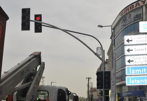 Çalışan ışıklar neden değiştirildi?