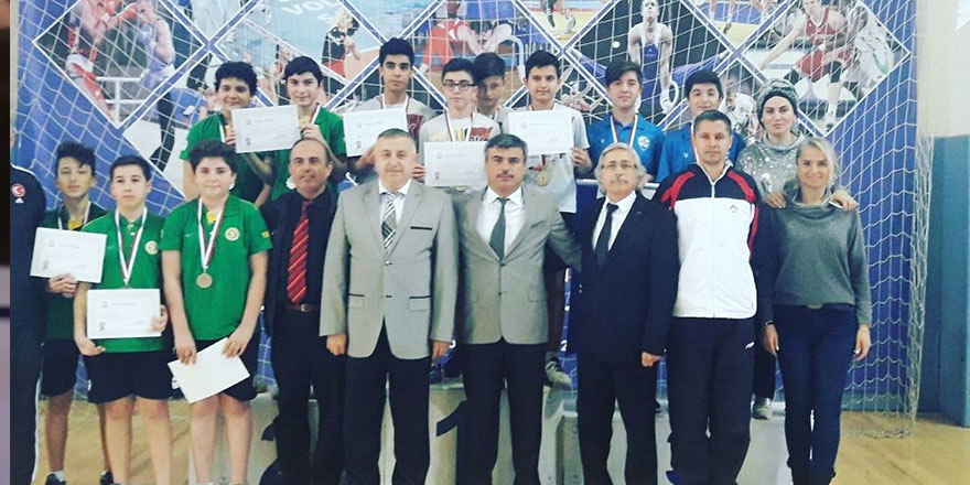 Masa tenisinde büyük başarı