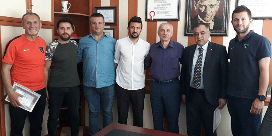 Kocaelisporlular Yahya Kaptan İlkokulu’nda söyleşiye katıldı