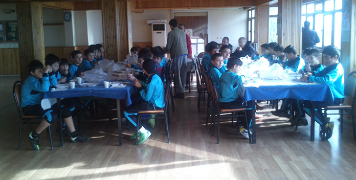 TOPLUMA FAYDALI BİREYLER YETİŞTİRMEYİ HEDEFLİYORUZ