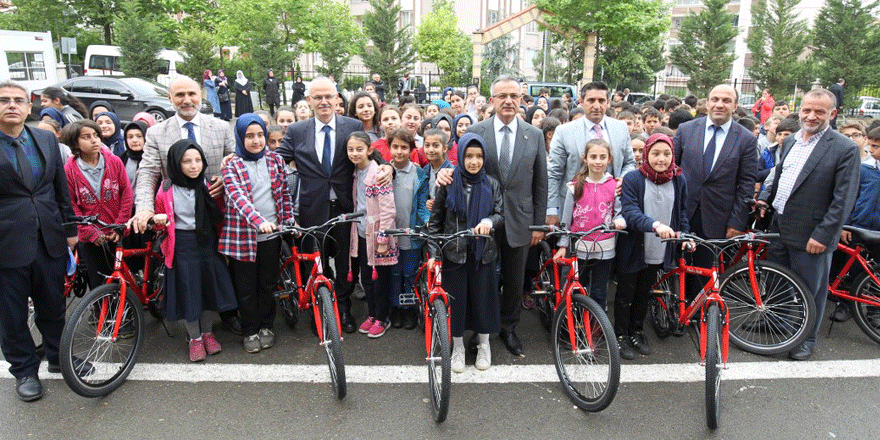 5. Sınıflara Karne Hediyesi