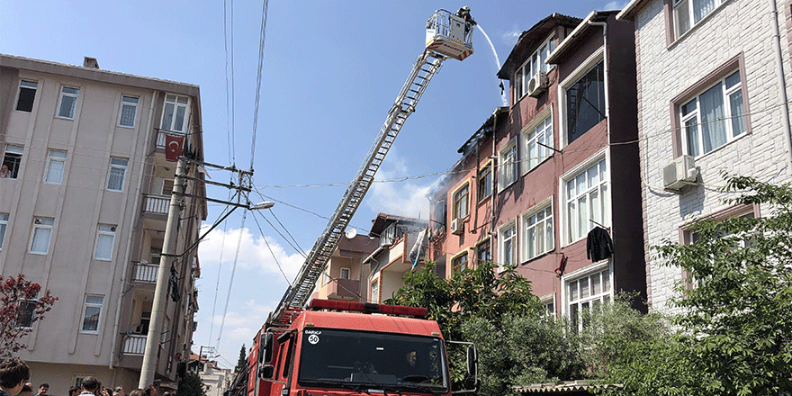 Çatı katı yandı