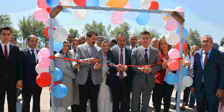 Yaman ve Toltar bilim fuarını açtı
