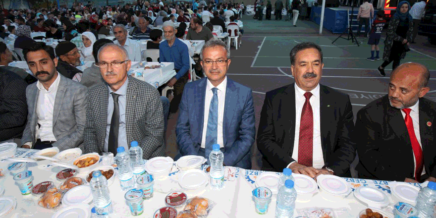 İftar sofrası Arapçeşme’de kuruldu