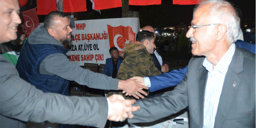 Ayar MHP standını ziyaret etti