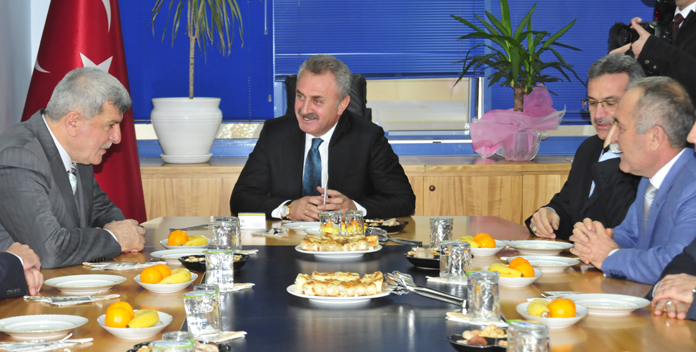 “Vaat çok icraat yok”