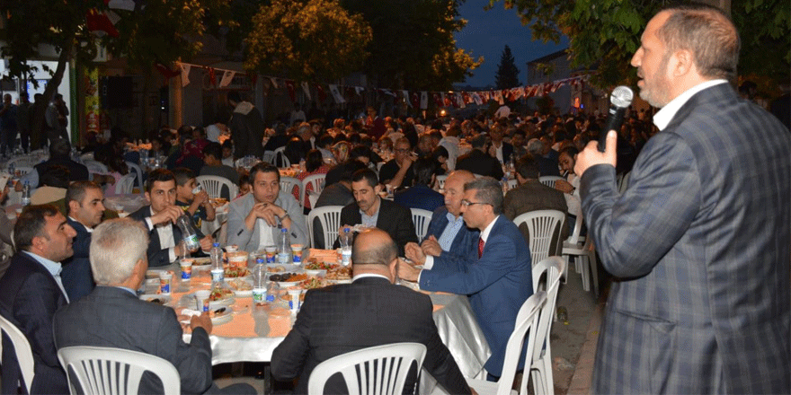İftar iki mahalleyi buluşturdu