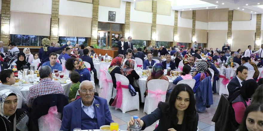 Şehit ve gazi aileler iftar yemeğinde buluştu