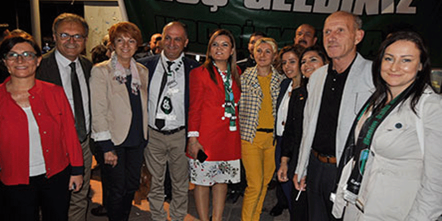 Hodri Meydan iftarda buluştu