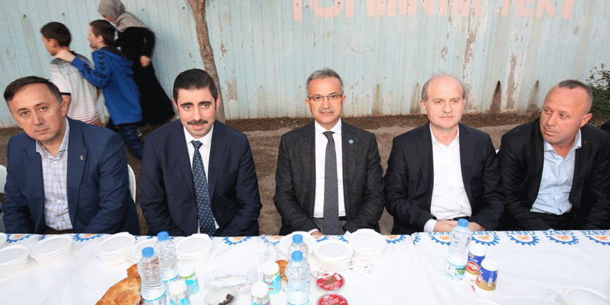 Adem Yavuz’da  iftar sofrası