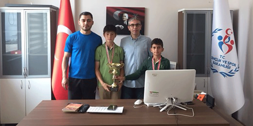 BAŞKAN TÜRKİYE ŞAMPİYONLARINI AĞIRLADI