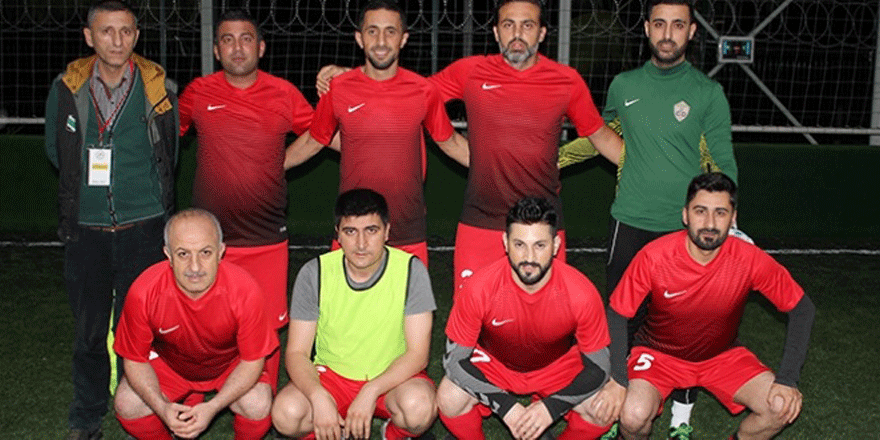 Altın Kiraz’da çekişme sürüyor