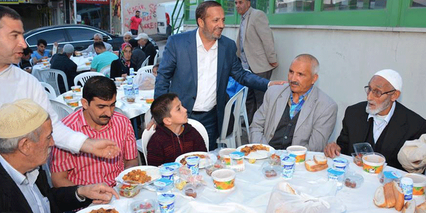 İftar yemeği seçim malzemesi oldu