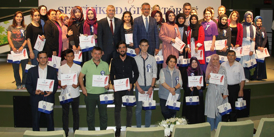 Belediyenin yazarlık kursunda sertifika verildi