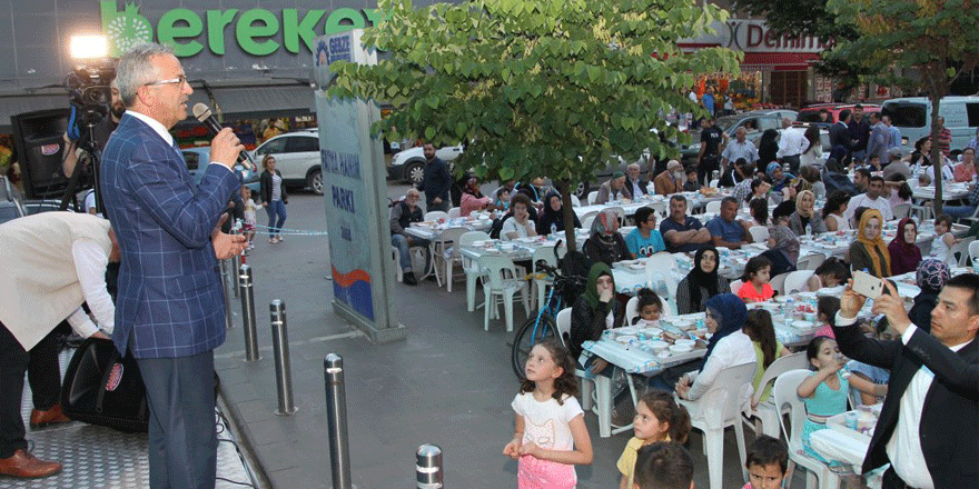 İki  mahalle iftarda buluştu
