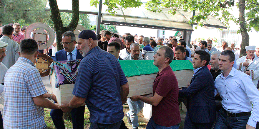 Anne ve kızı gözyaşlarıyla toprağa verildi