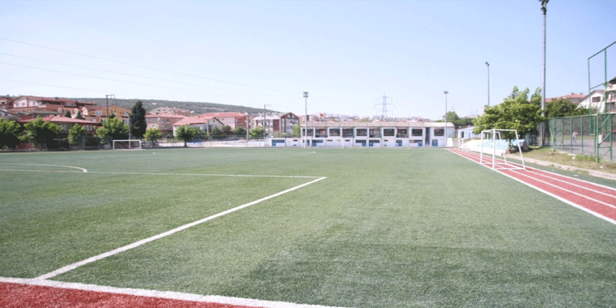 Futbol sahaları yenileniyor