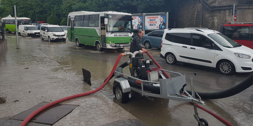 sağanak hayatı olumsuz etkiledi