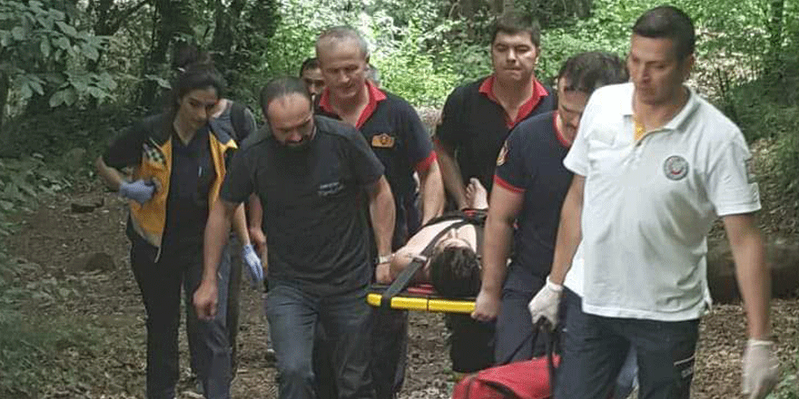 Şelaleden gölete atlayan genç yaralandı