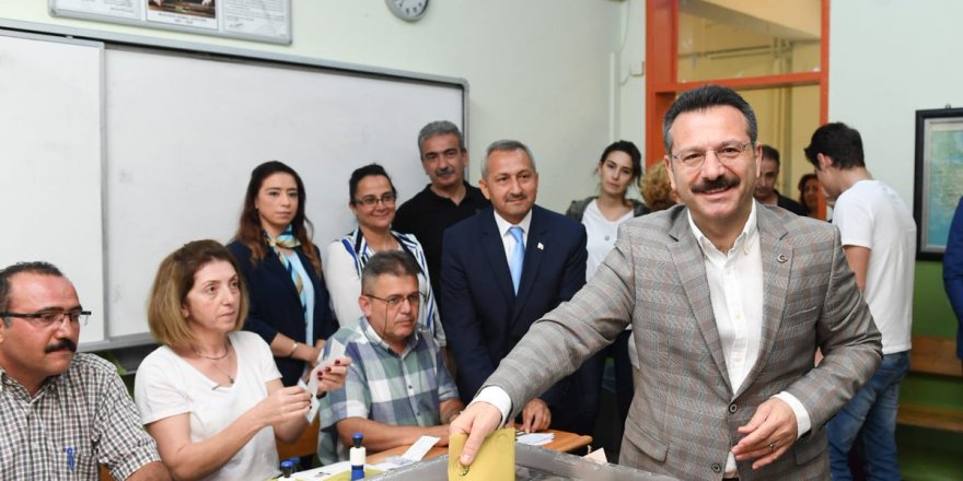 Vali Aksoy oyunu kullandı