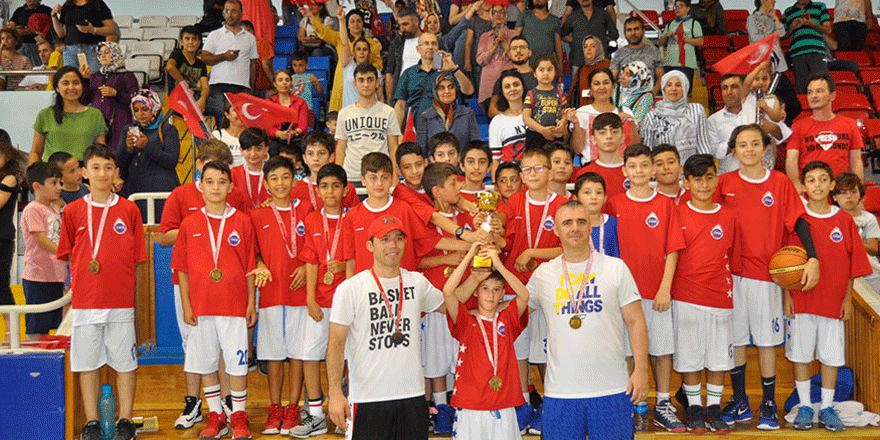 U-11 basketbolda işlem tamam
