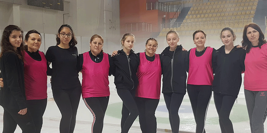 Anneler kızlarına karşı