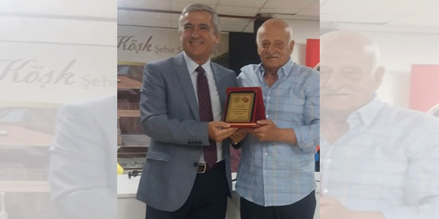 Mustafa Çulcu’dan Şener’e plaket