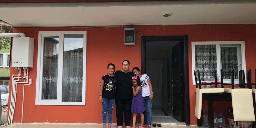 İhtiyaç sahibi aile yeni evine kavuştu