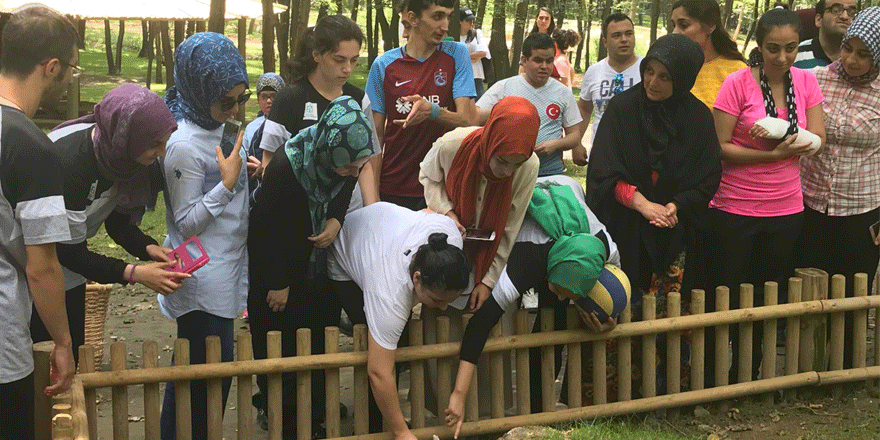 Doğal yaşam parkını gezdiler