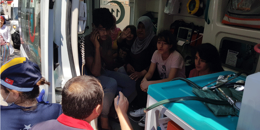 Yangında mahsur kalan 6 kişiyi itfaiye kurtardı