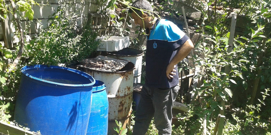 Sivrisinekle mücadelede günlük bin bidon su boşaltılıyor