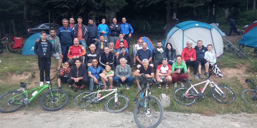 Kocaelili Bisikletçiler İnönü Yaylasında Kamp Yaptı