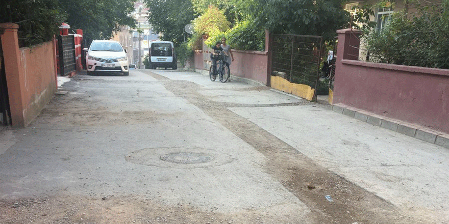 Bu yollar asfalt bekliyor