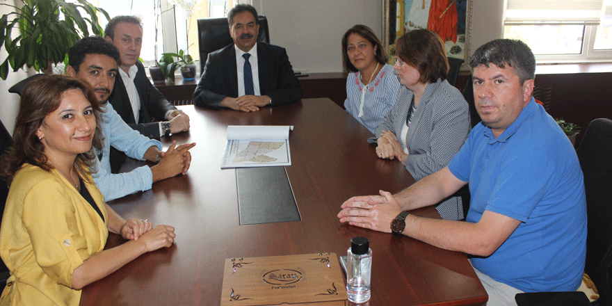 Kütüphane binası için toplandılar