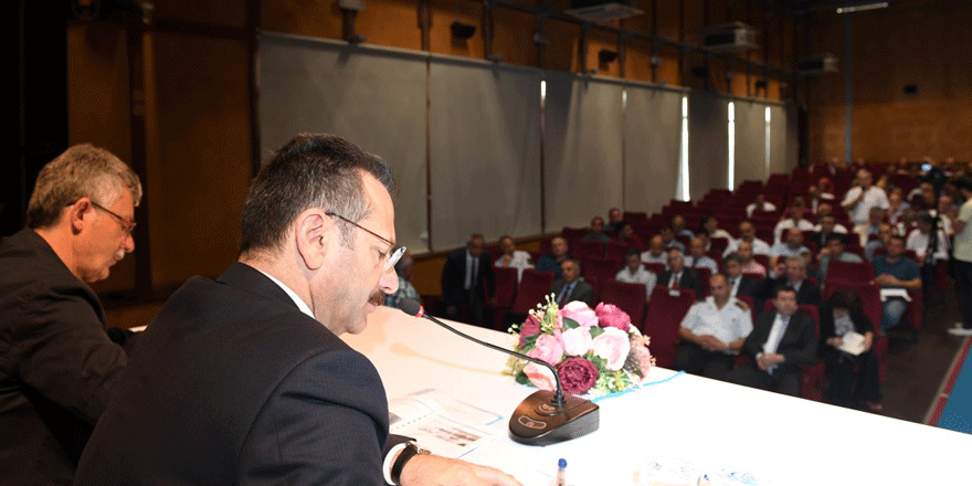 Vali Aksoy muhtarlar toplantısına katıldı