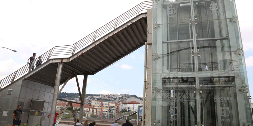 Yaya üstgeçitlerinde bakım çalışmaları