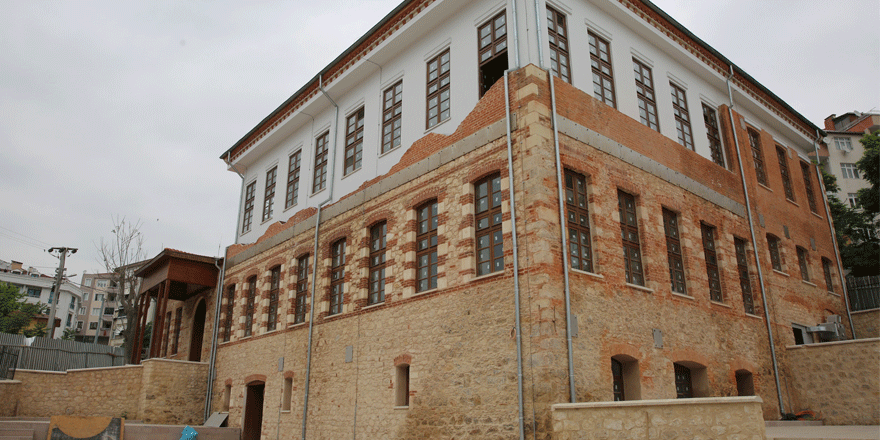 Tarihi İskoliye Mektebi Millet Kıraathanesi Oluyor