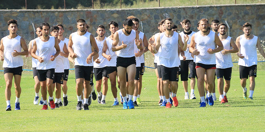 Gölcük topbaşı yapıyor