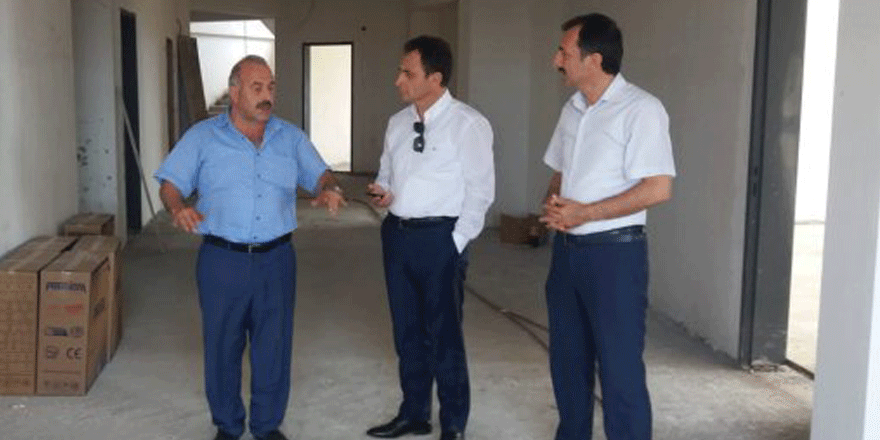 Yapımı devam eden okulları inceledi